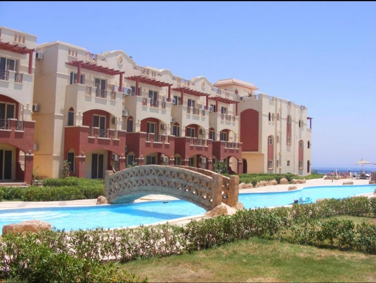 La Sirena Double Room With Mountain View, Families And Couples Only, Extra Of 150 Egyptian Pounds Per Person Per Stay ,To Be Paid To The Resort Ain Sukhna Eksteriør billede