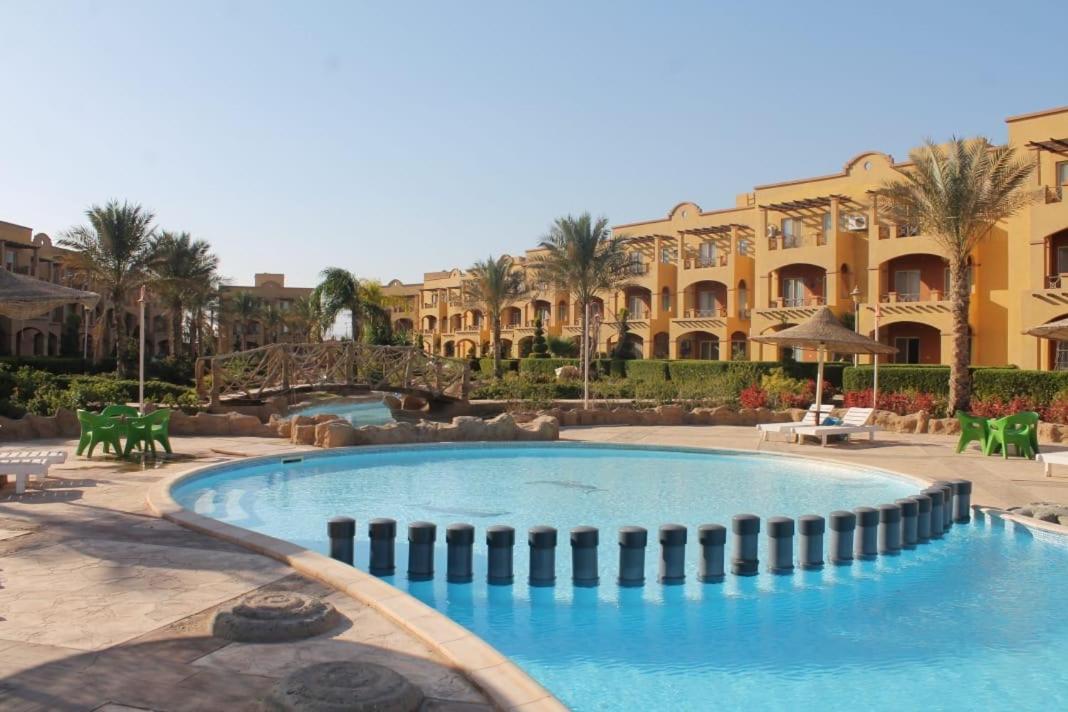 La Sirena Double Room With Mountain View, Families And Couples Only, Extra Of 150 Egyptian Pounds Per Person Per Stay ,To Be Paid To The Resort Ain Sukhna Eksteriør billede