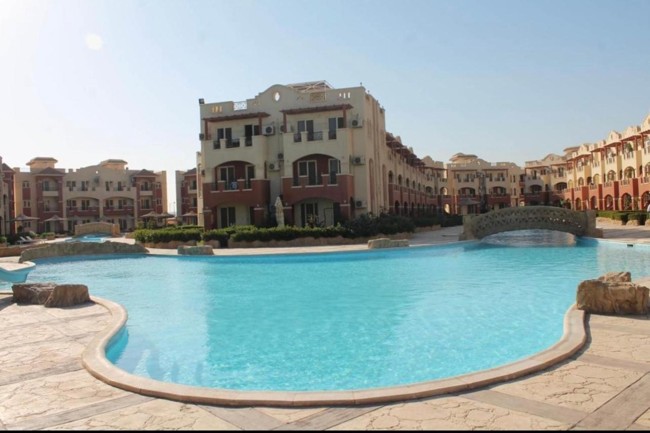 La Sirena Double Room With Mountain View, Families And Couples Only, Extra Of 150 Egyptian Pounds Per Person Per Stay ,To Be Paid To The Resort Ain Sukhna Eksteriør billede