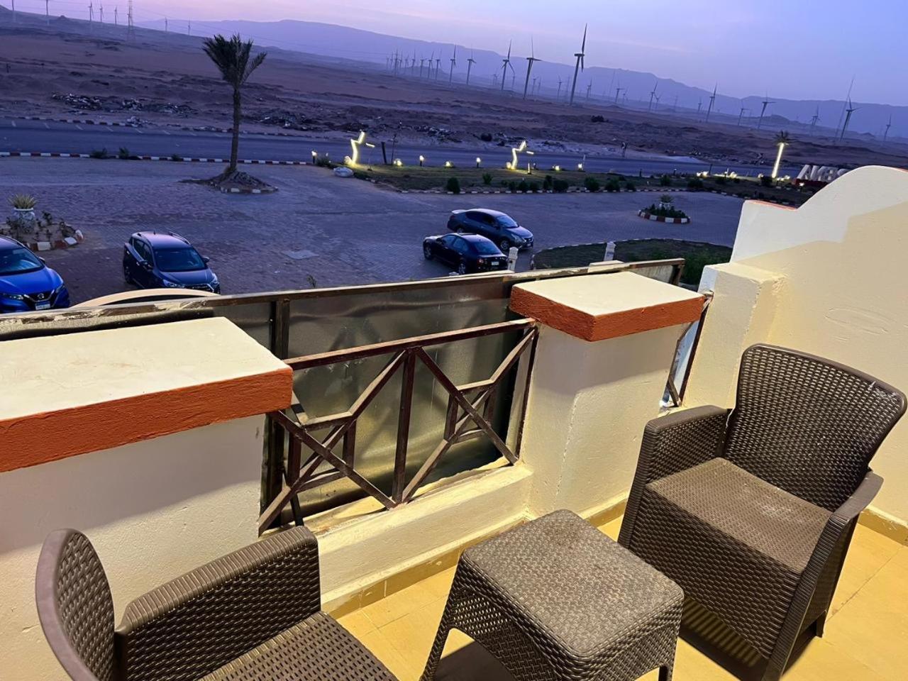 La Sirena Double Room With Mountain View, Families And Couples Only, Extra Of 150 Egyptian Pounds Per Person Per Stay ,To Be Paid To The Resort Ain Sukhna Eksteriør billede