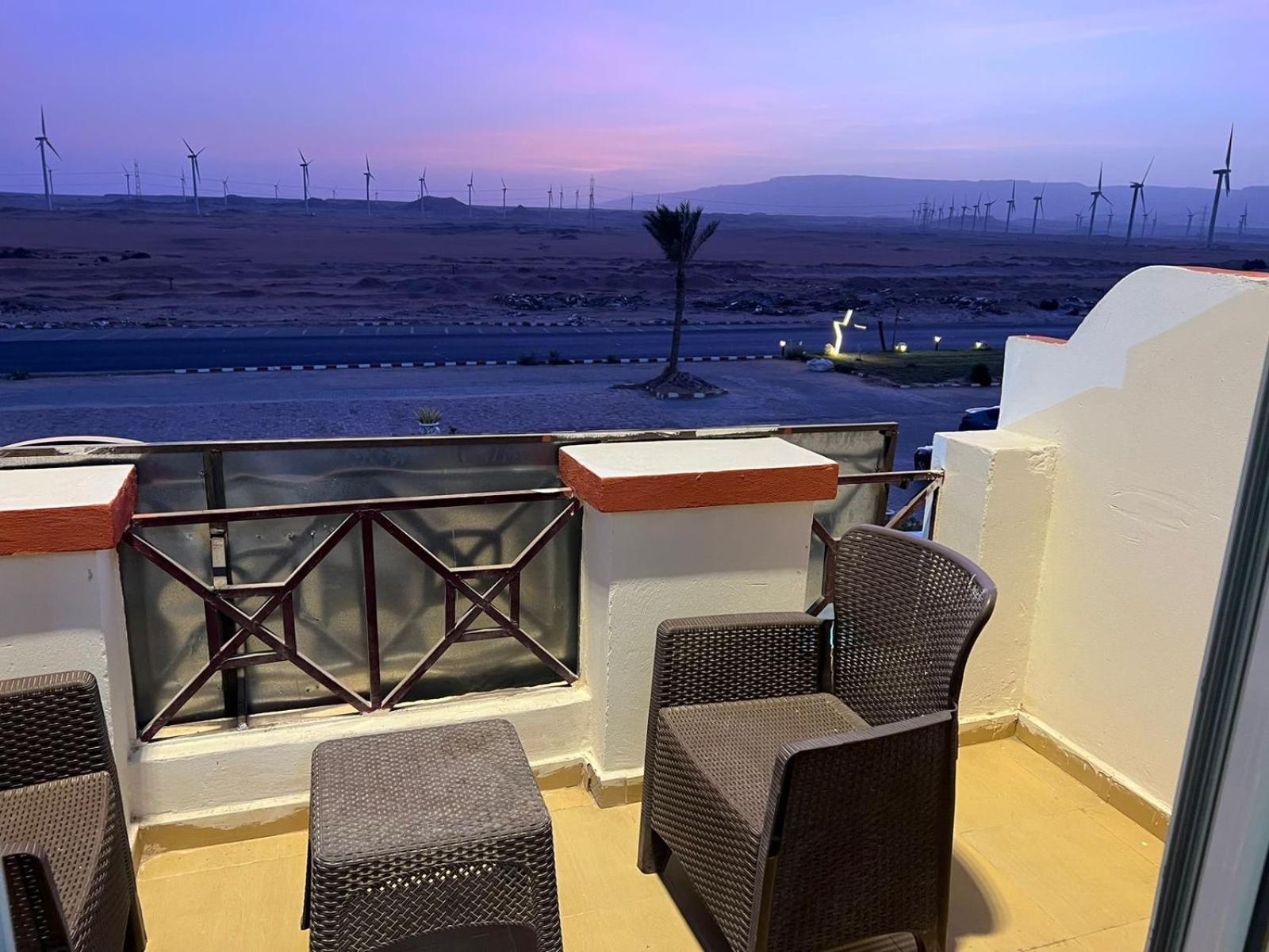 La Sirena Double Room With Mountain View, Families And Couples Only, Extra Of 150 Egyptian Pounds Per Person Per Stay ,To Be Paid To The Resort Ain Sukhna Eksteriør billede